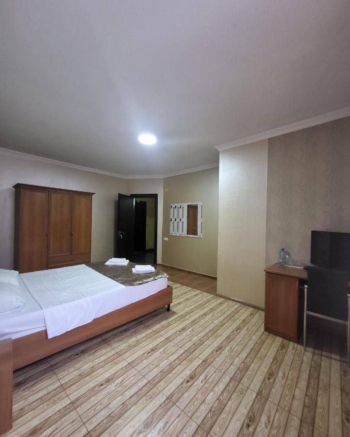 Hotel Elio Batumi Esterno foto