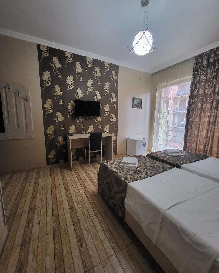 Hotel Elio Batumi Esterno foto