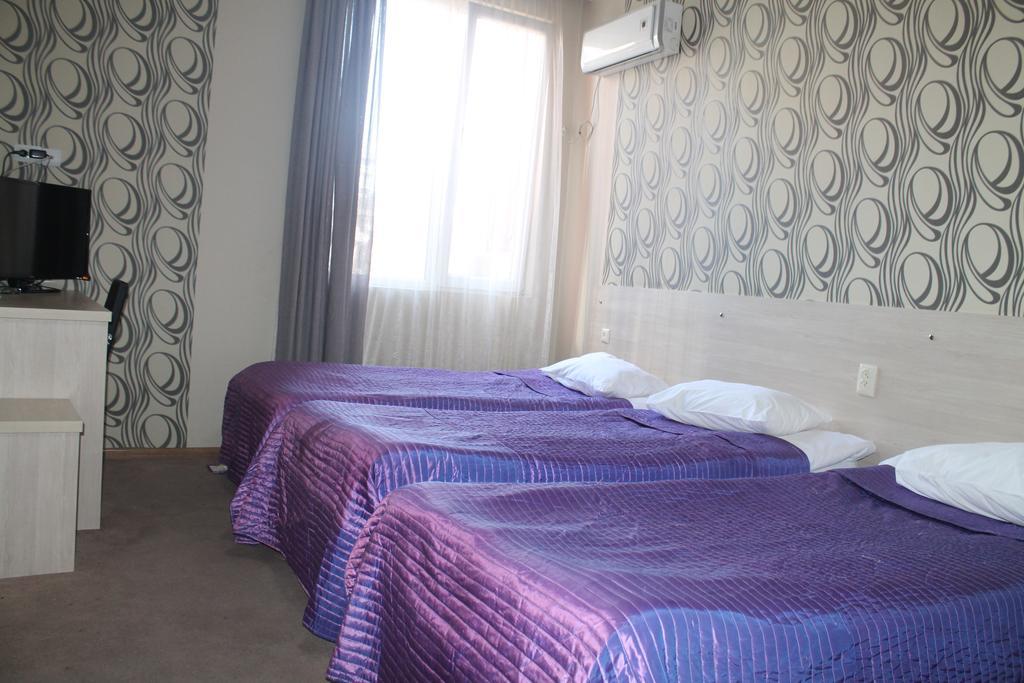 Hotel Elio Batumi Esterno foto