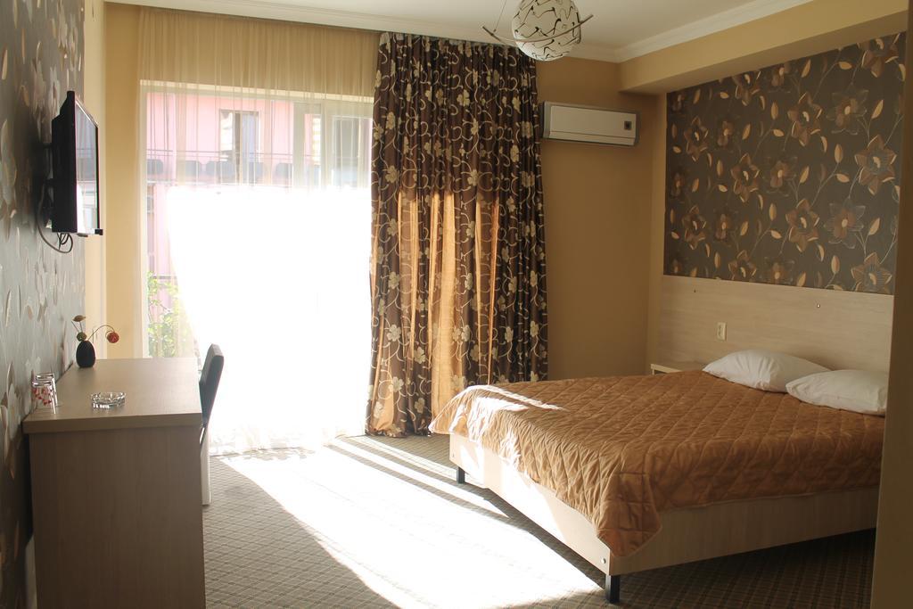 Hotel Elio Batumi Esterno foto