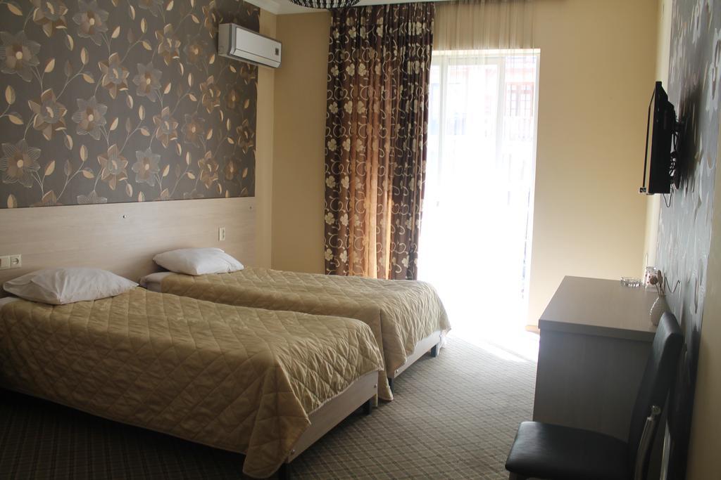 Hotel Elio Batumi Esterno foto