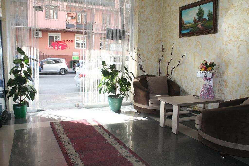 Hotel Elio Batumi Esterno foto